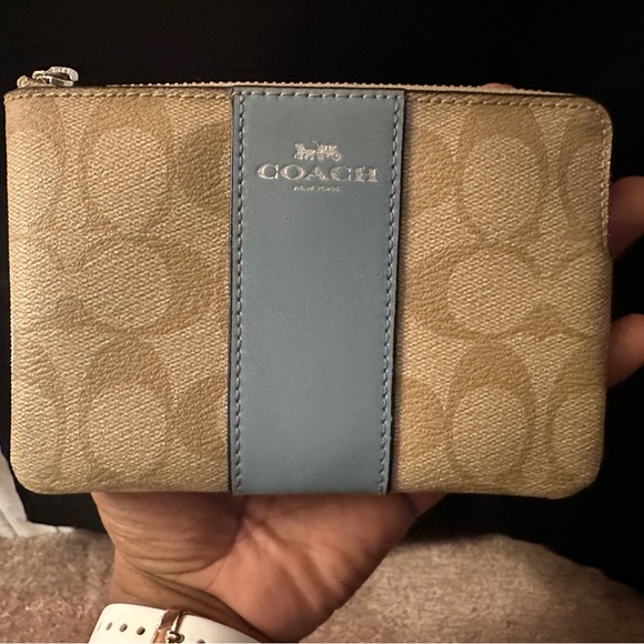 Coach wristlet - Picture 1 of 5